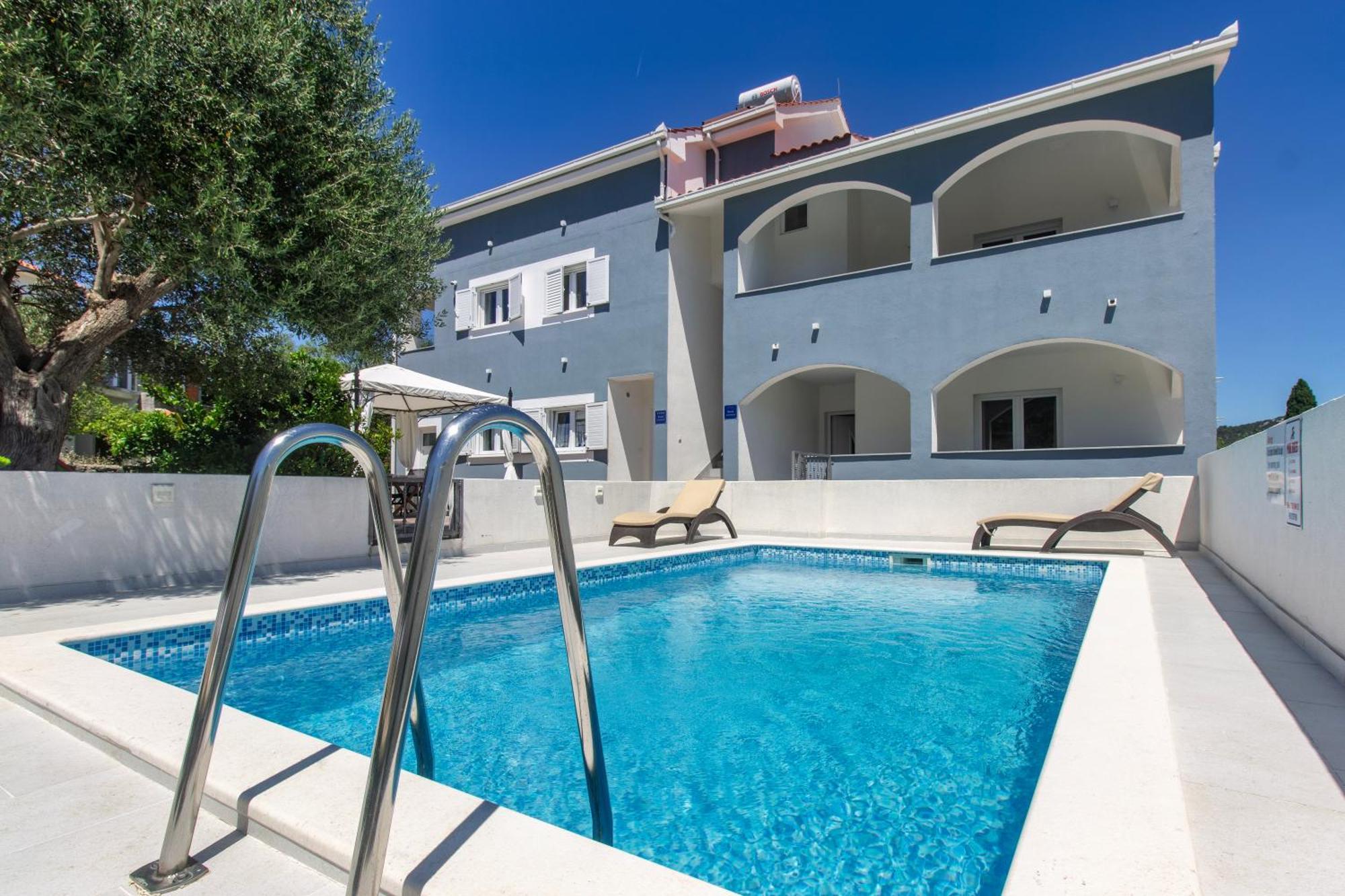 Villa Dalmatian Child With Swimming Pool, Close To The Beach Vinišće Exterior foto